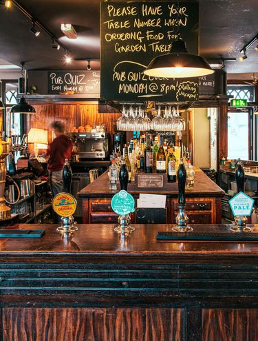 Crooked Billet, Clapton