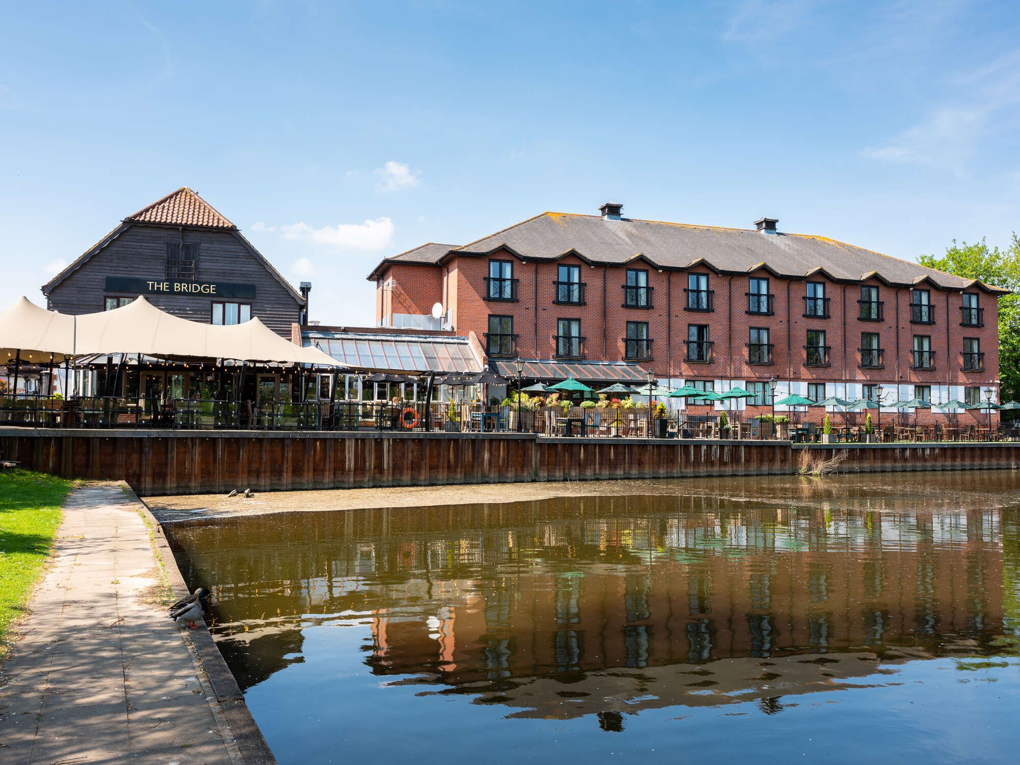 The Bridge Hotel, Chertsey