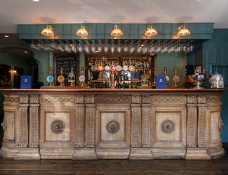 Pub for real ales and great range of beers in Minchinhampton