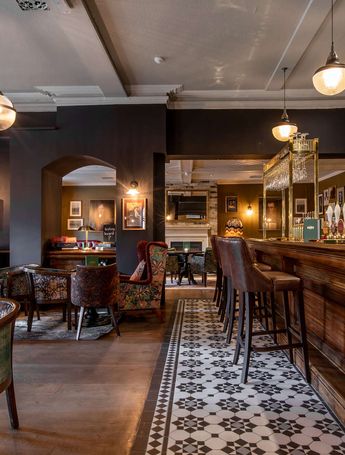 Crown Tavern, Lee
