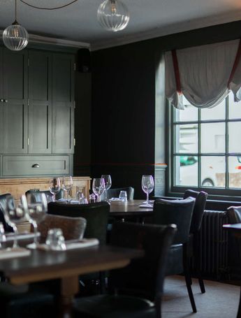 Crown, Twickenham
