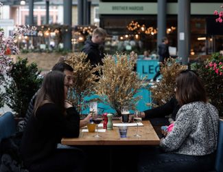 Parties at The Grocer pub in Spitalfields
